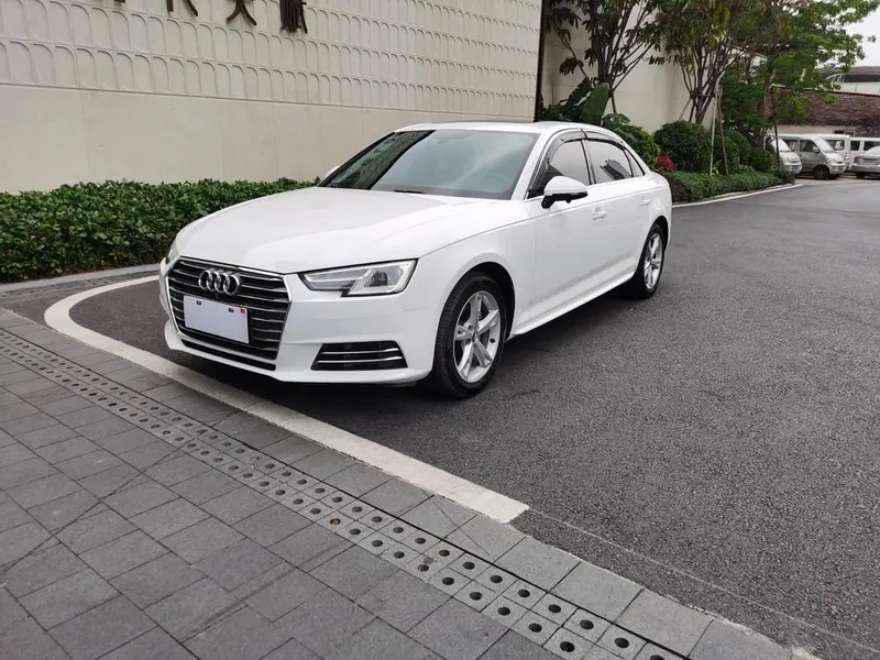 Audi A4L, 2018