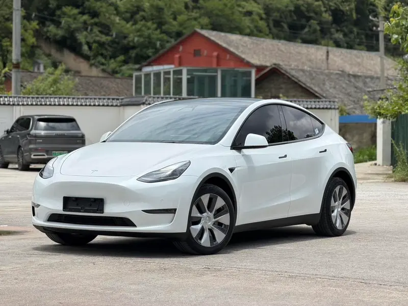 Tesla Model Y, 2022