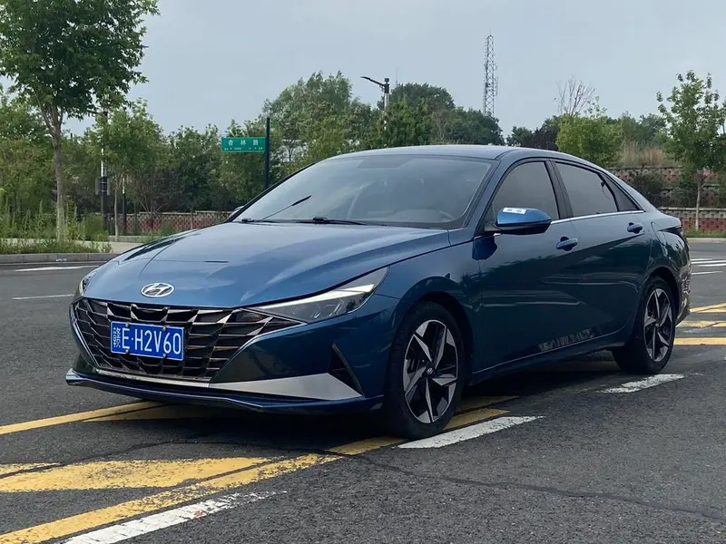 Hyundai Elantra, 2022