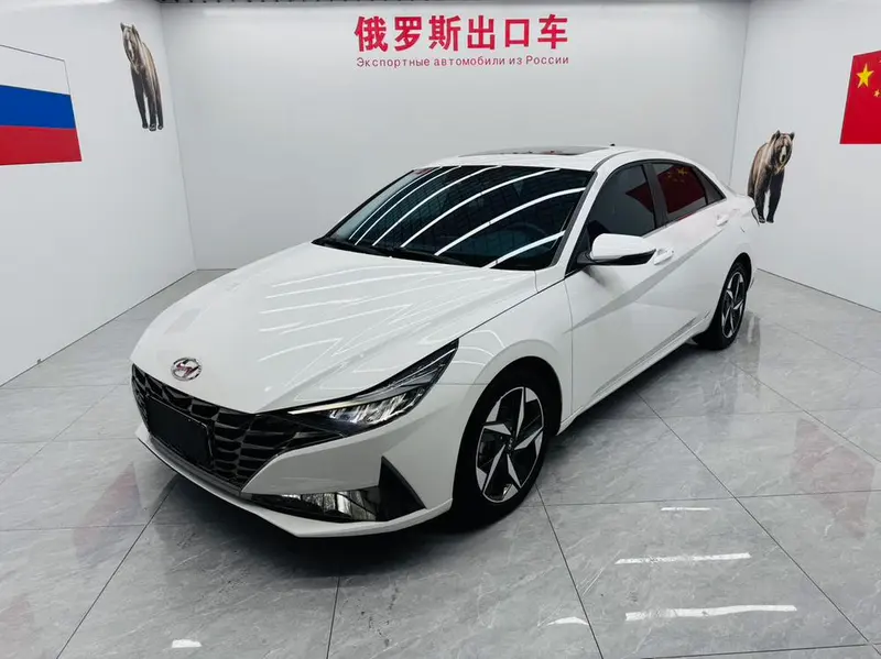 Hyundai Elantra, 2022