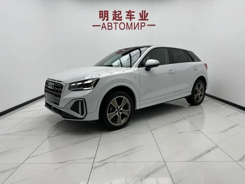 Audi Q2L, 2022