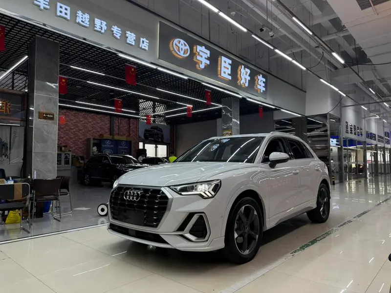Audi Q3, 2022