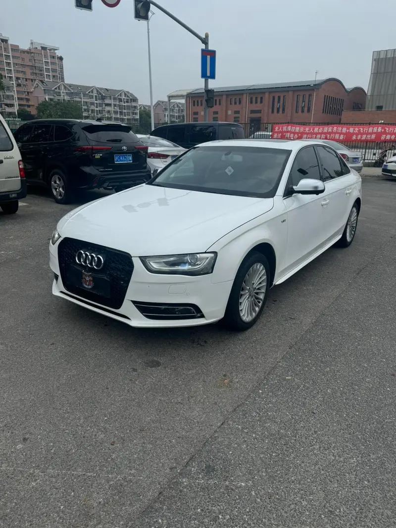 Audi A4L, 2015