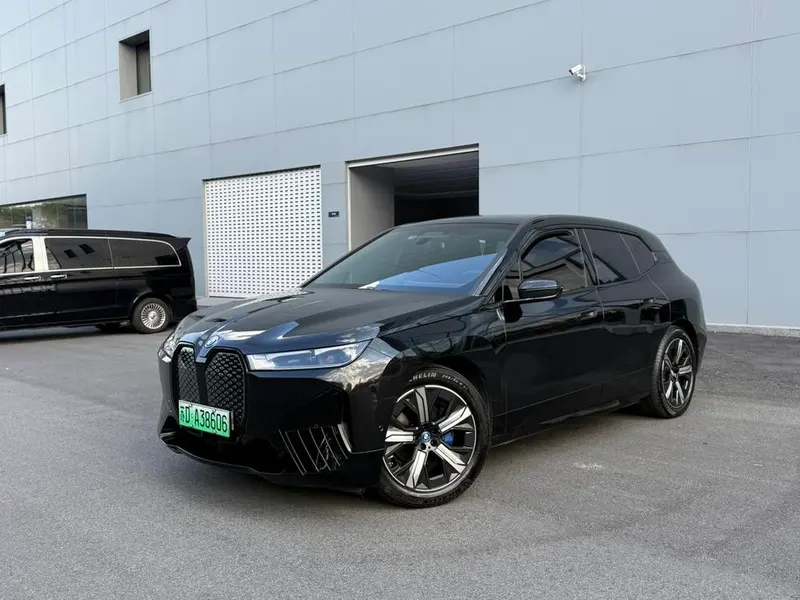 BMW iX, 2022