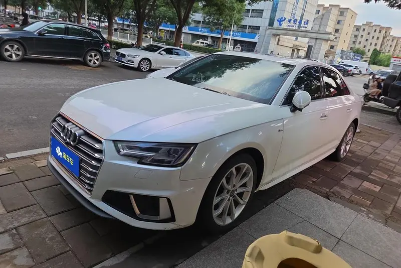 Audi A4L, 2019