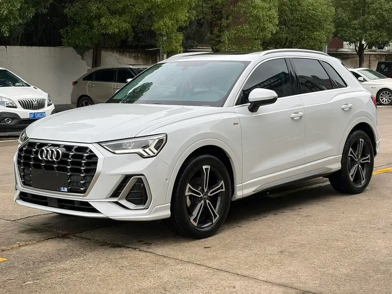 Audi Q3, 2022