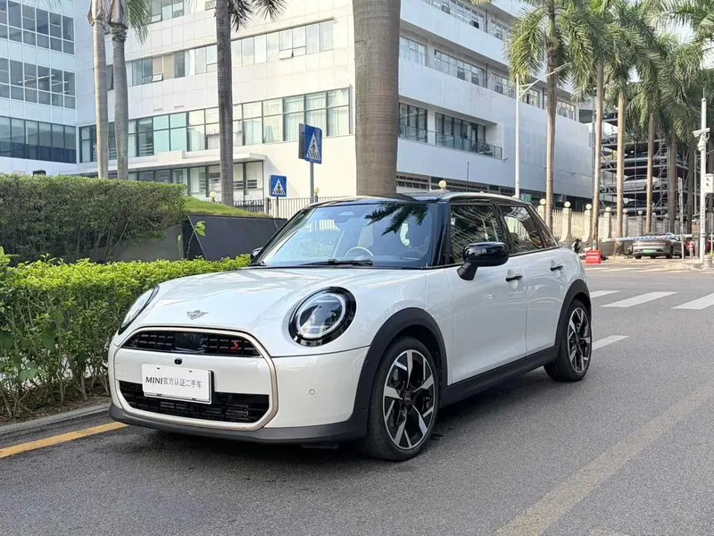 MINI MINI, 2025