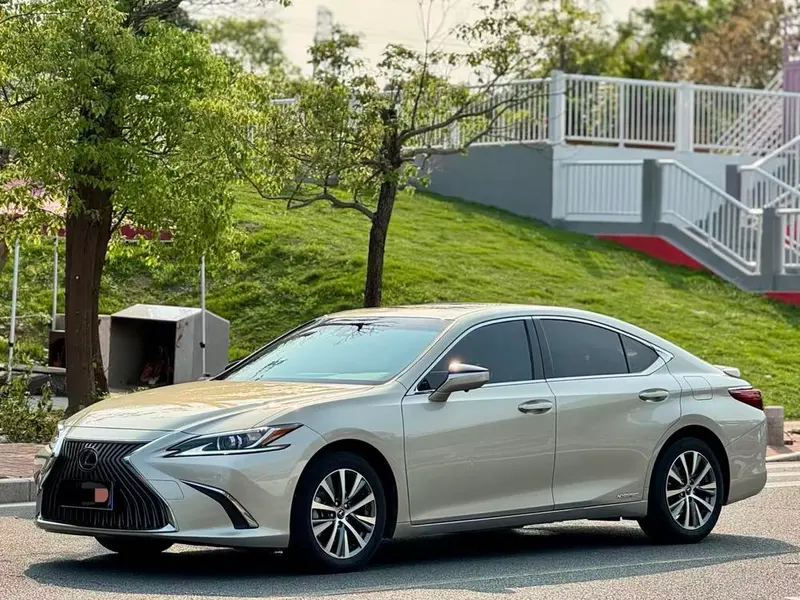 Lexus ES, 2020
