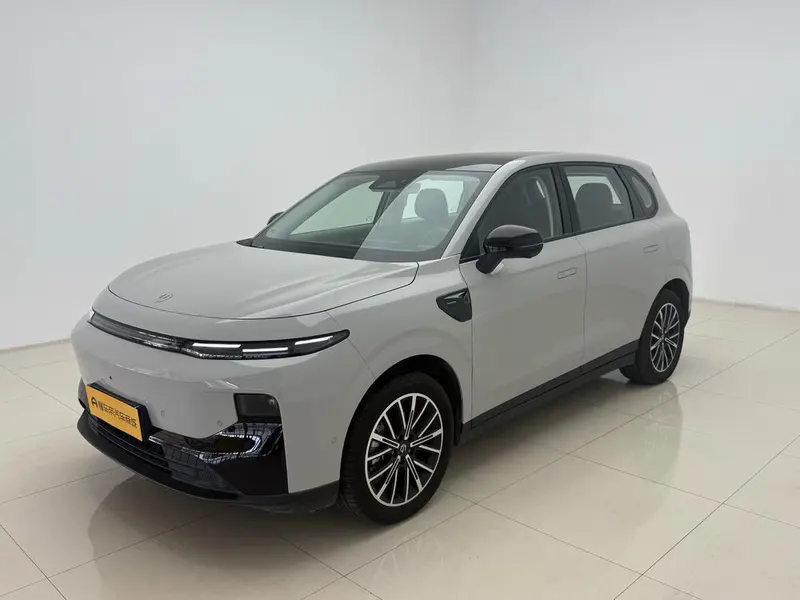 Leapmotor B10, 2025