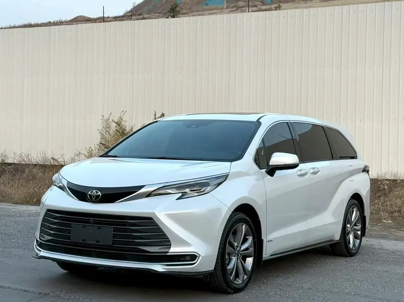 Toyota Sienna, 2024