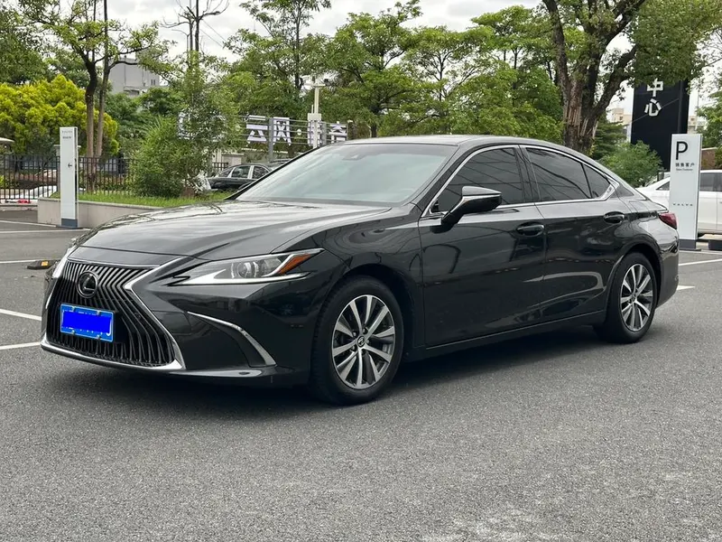 Lexus ES, 2018