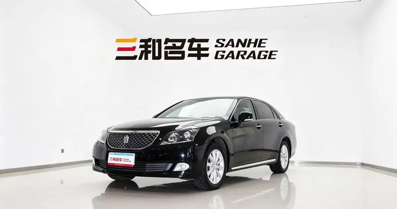 Toyota Crown, 2011