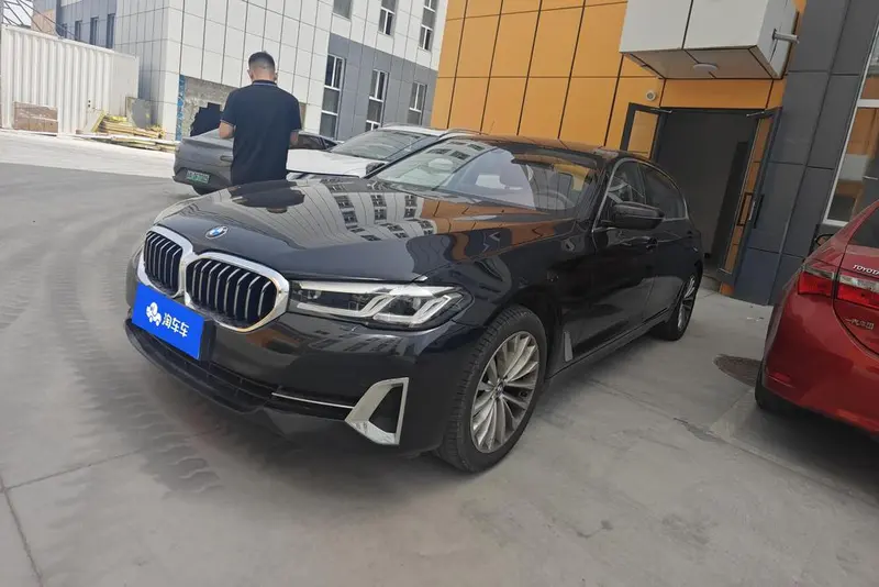 BMW 5-Series, 2022