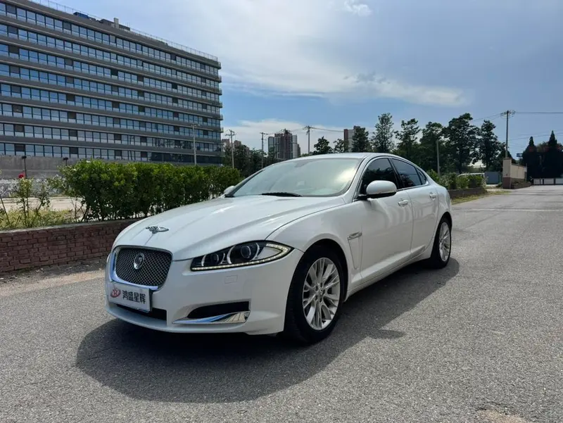 Jaguar XF, 2013