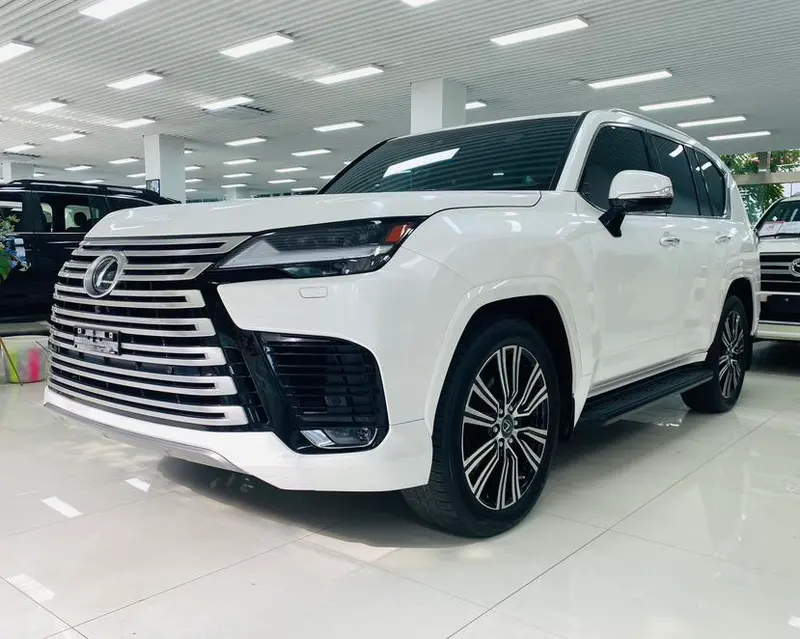 Lexus LX, 2022
