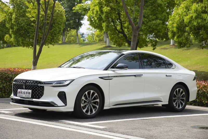 Lincoln Z, 2024