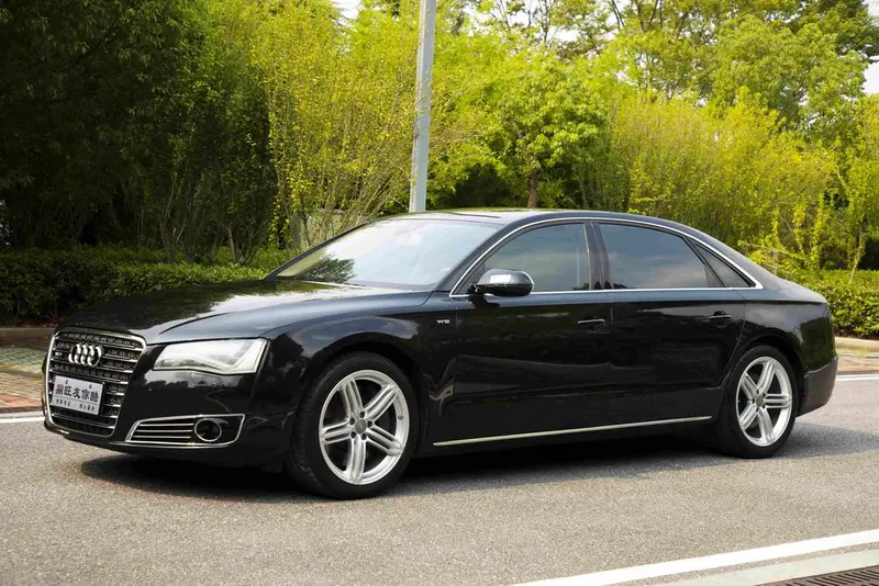 Audi A8, 2012