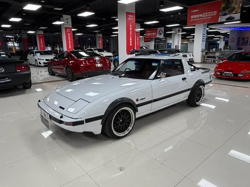 Mazda RX-7, 1990