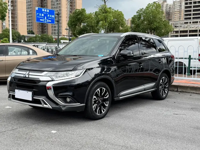 Mitsubishi Outlander, 2021