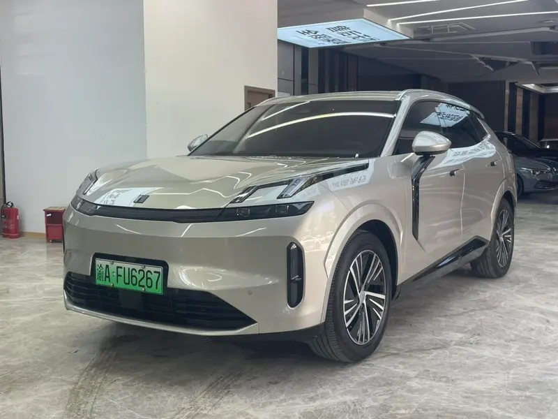 Lynk & Co 08 EM-P, 2023