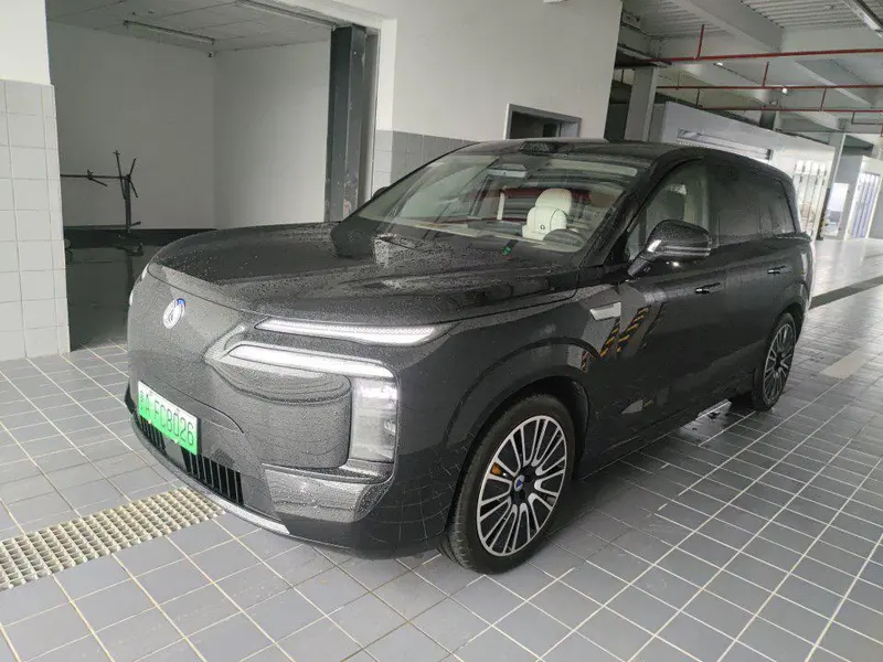 Denza N8L DM, 2025