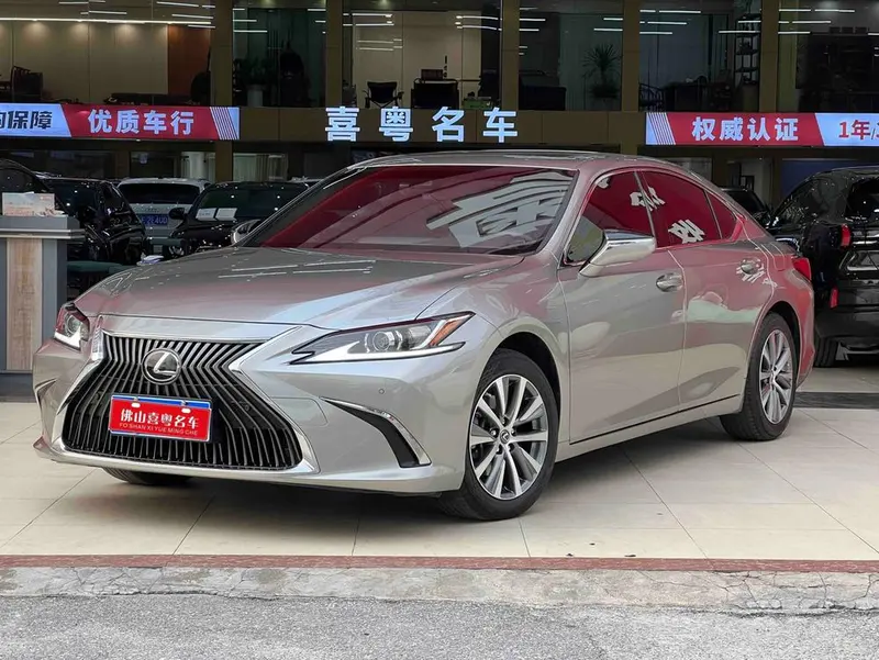 Lexus ES, 2020