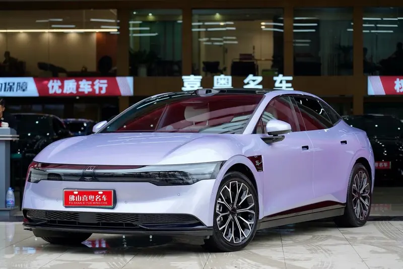 Zeekr 007, 2025