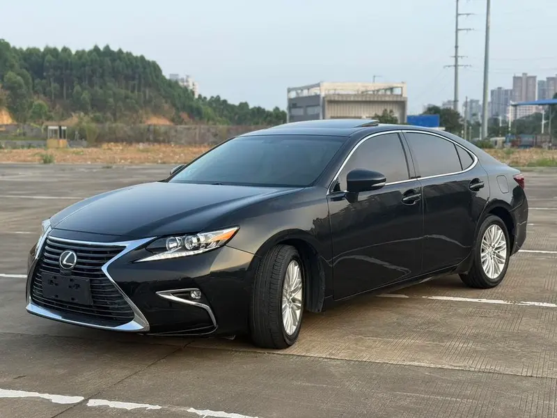 Lexus ES, 2015