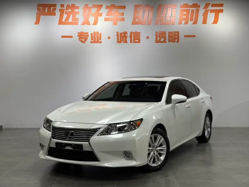 Lexus ES, 2013