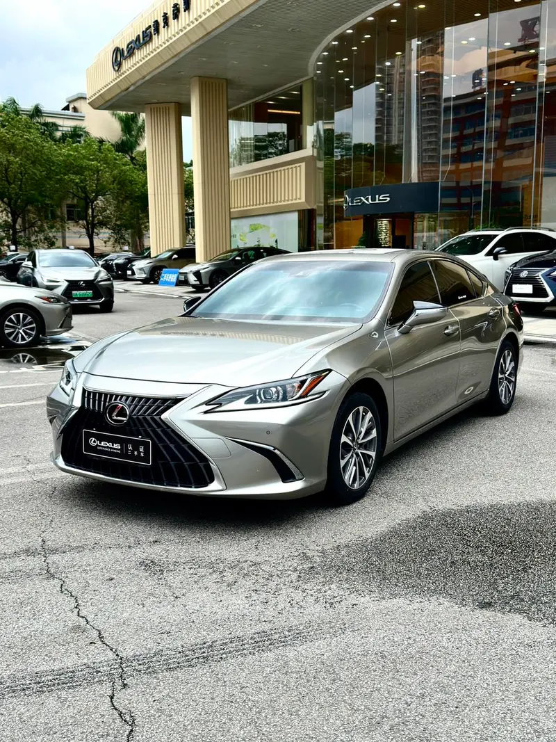 Lexus ES, 2024