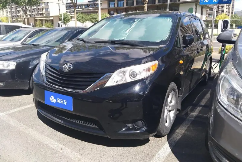 Toyota Sienna, 2015