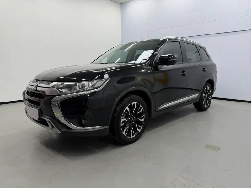Mitsubishi Outlander, 2021