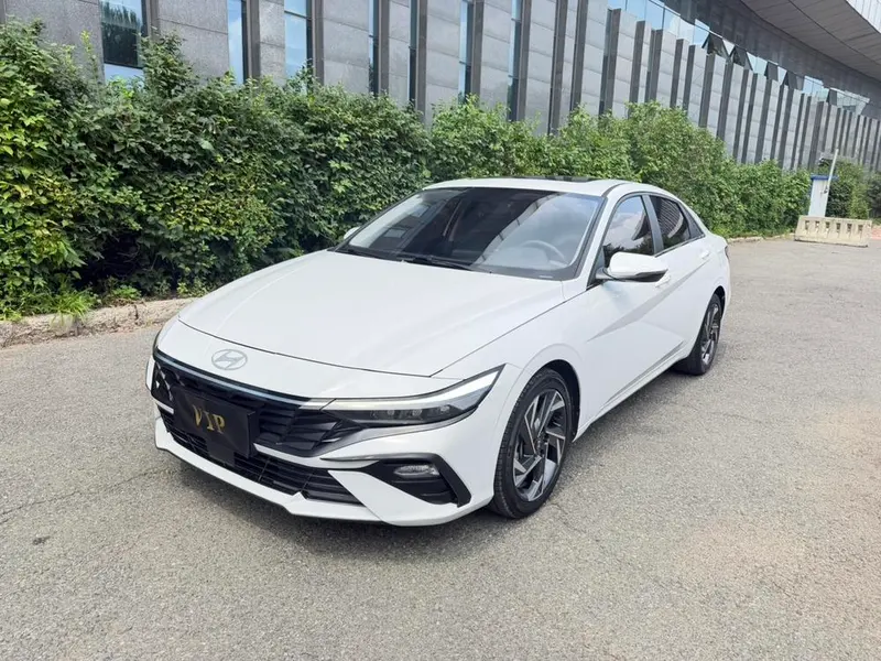 Hyundai Elantra, 2023
