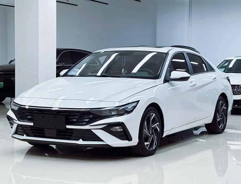 Hyundai Elantra, 2023