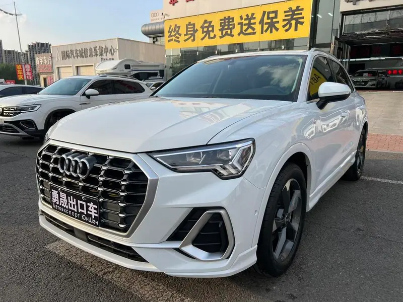 Audi Q3, 2022