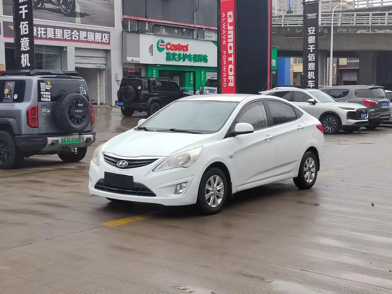Hyundai Verna, 2010