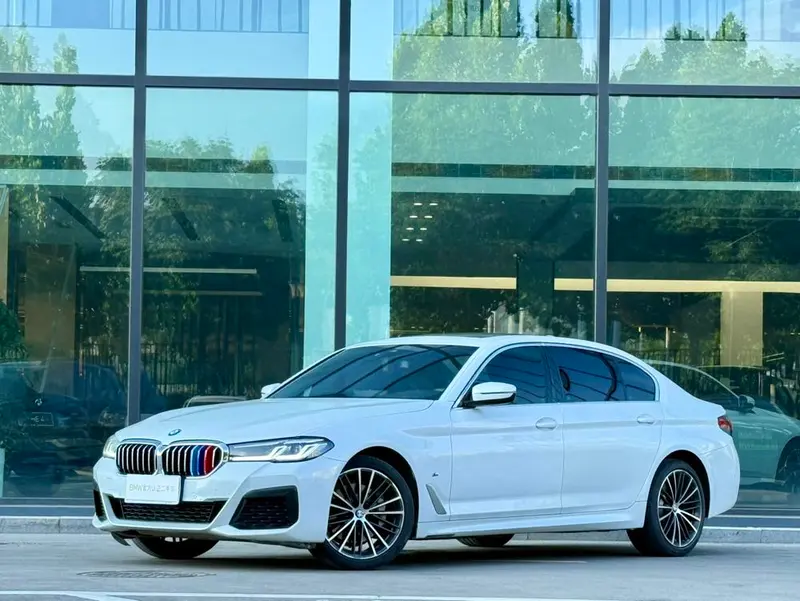 BMW 5-Series, 2021