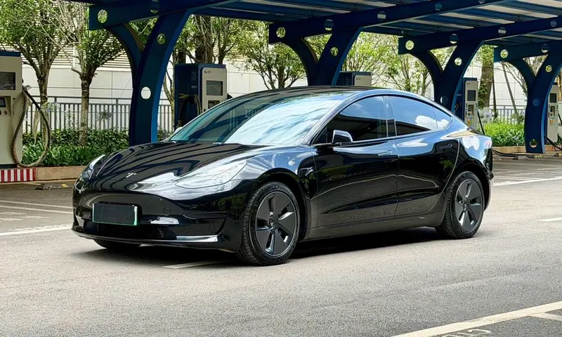 Tesla Model 3, 2022