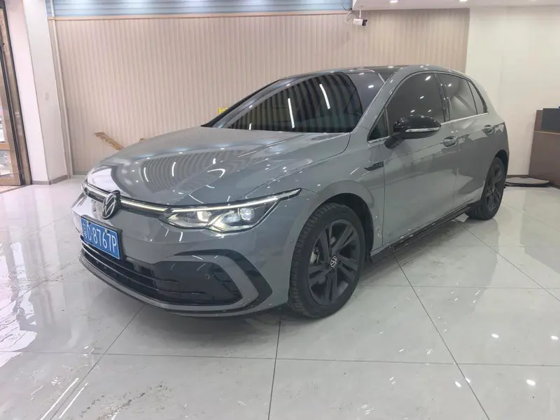 Volkswagen Golf, 2023