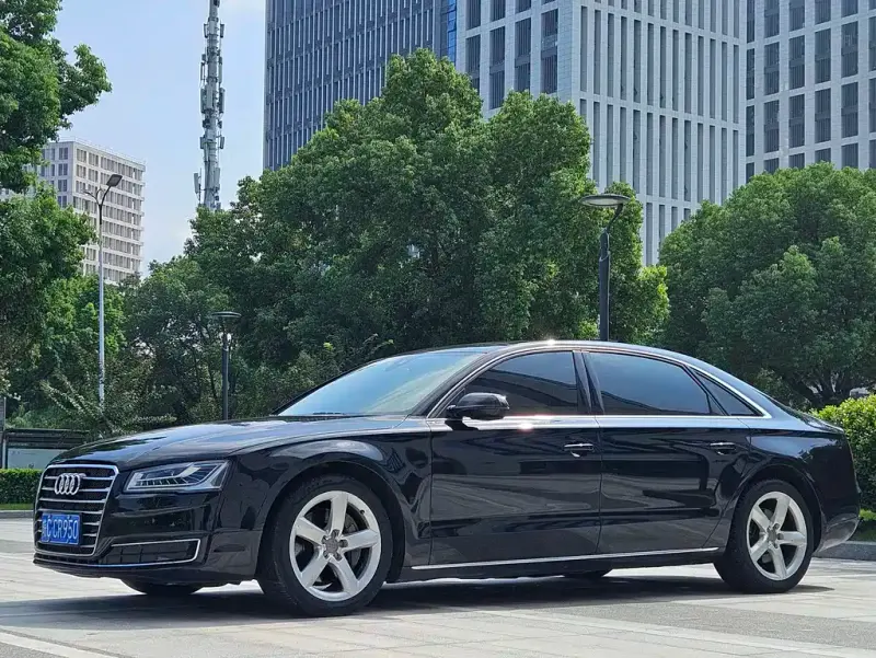 Audi A8, 2012