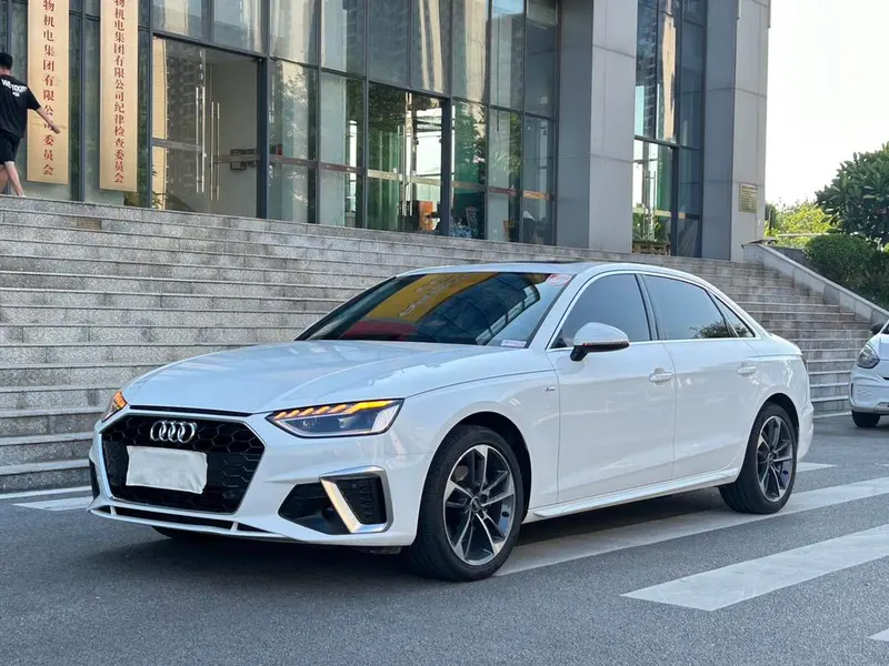 Audi A4L, 2022