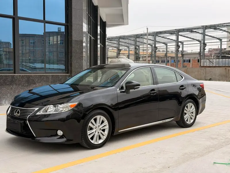 Lexus ES, 2014