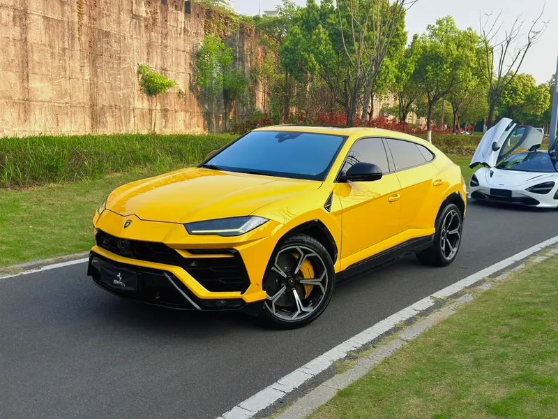 Lamborghini Urus, 2021