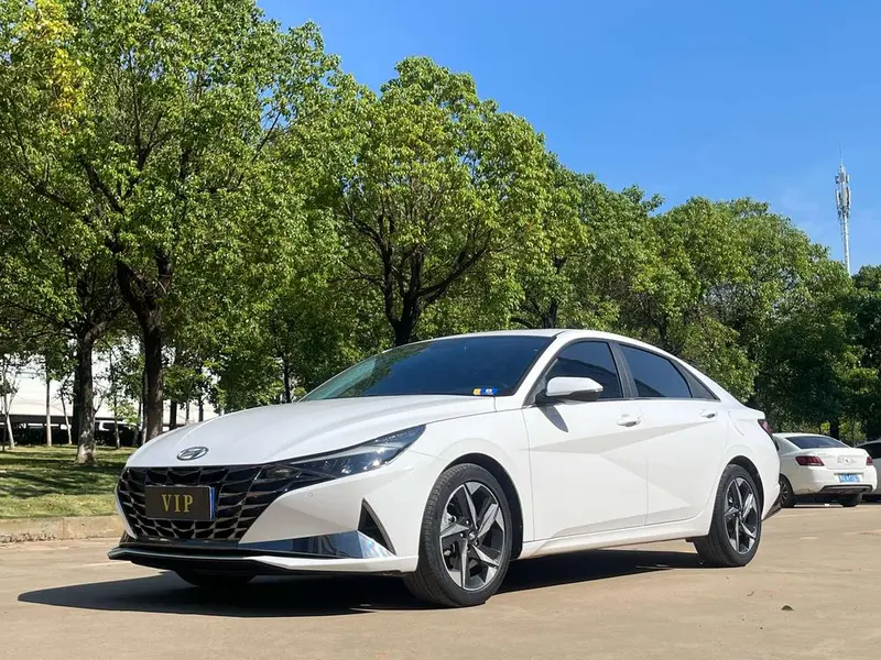 Hyundai Elantra, 2022