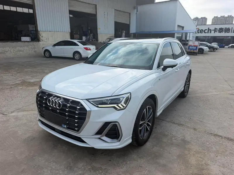 Audi Q3, 2022