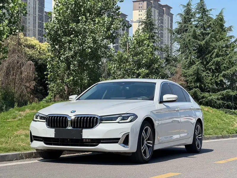 BMW 5-Series, 2022