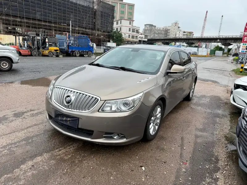 Buick LaCrosse, 2012