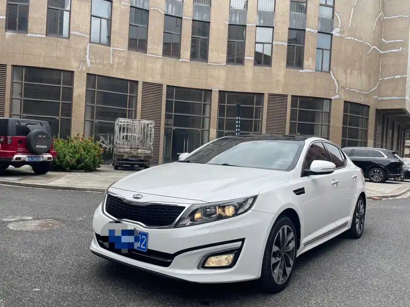 Kia K5, 2015