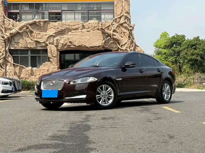 Jaguar XF, 2015