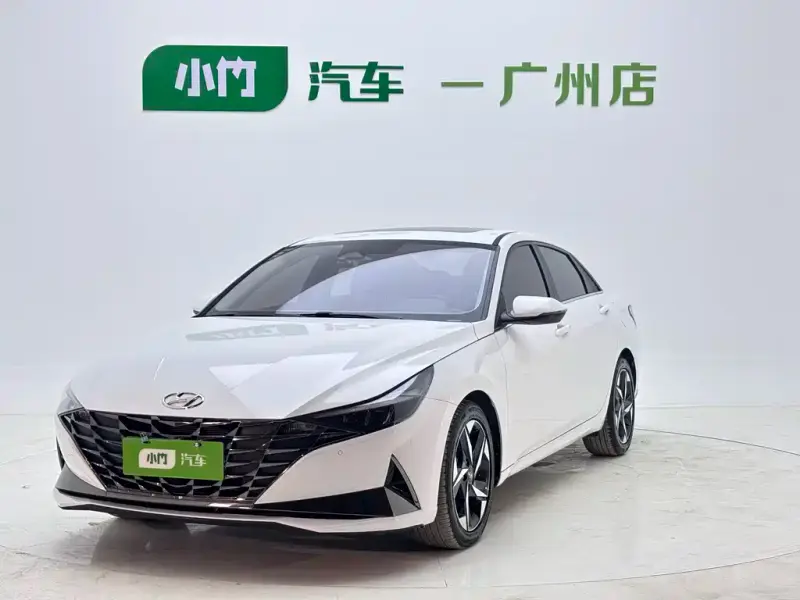 Hyundai Elantra, 2022